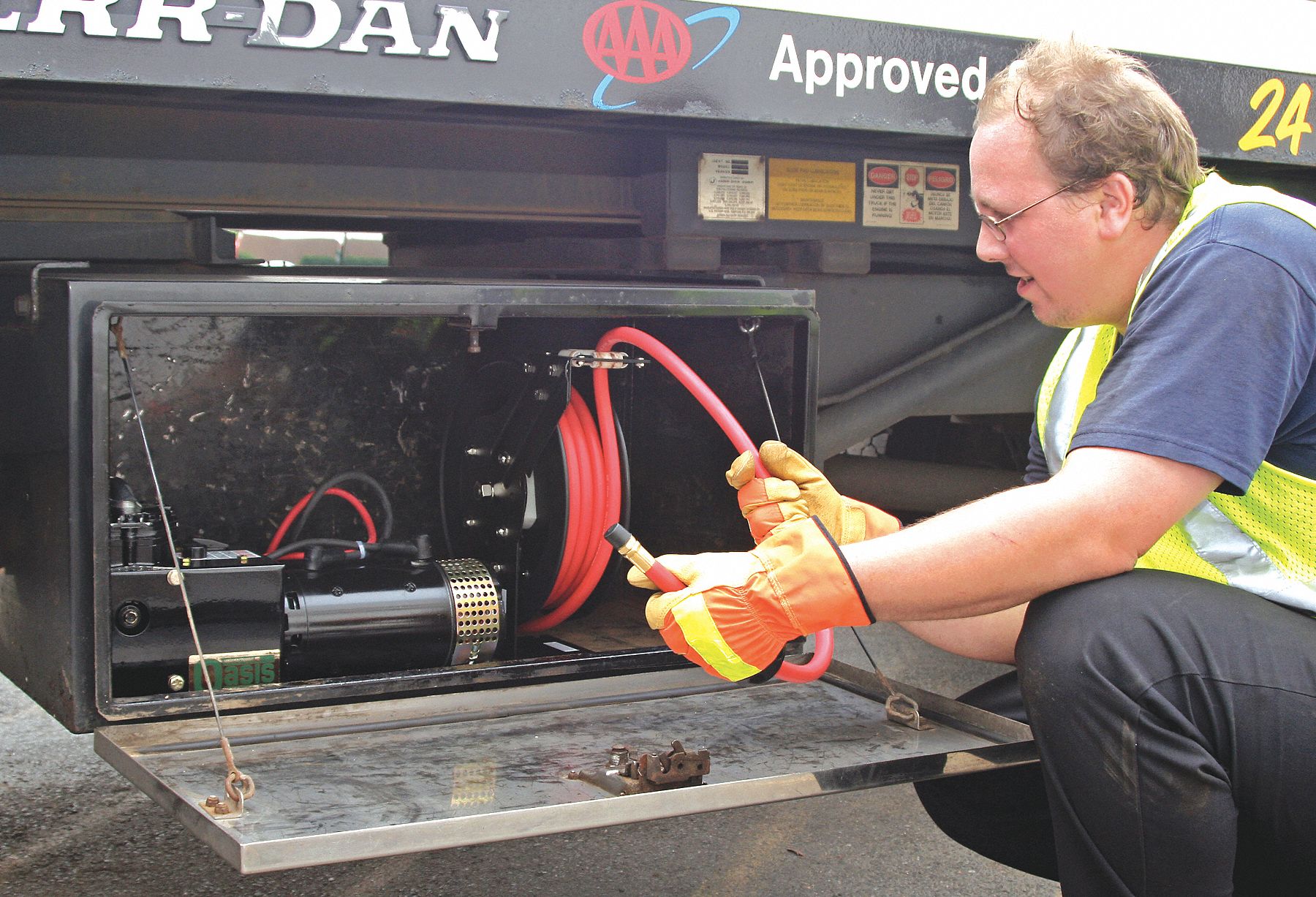 Vehicle Mnt Air Compressor,2.2HP,200 psi