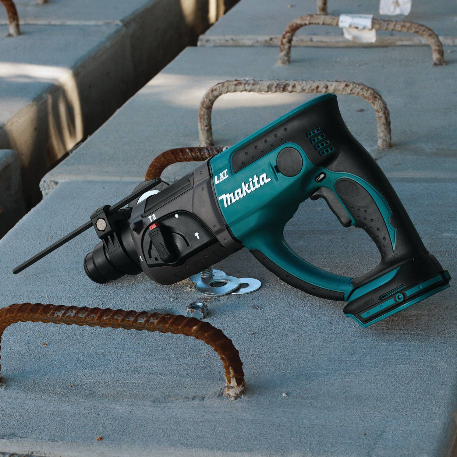 MAKITA Cordless Rotary Hammer 18 0 V Voltage 0 To 4000 Blows Per