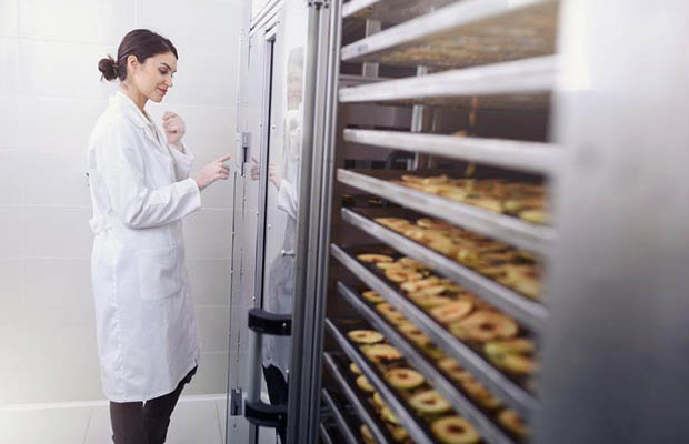 How The IIoT Can Help Food and Beverage Companies Navigate Changing Regulations