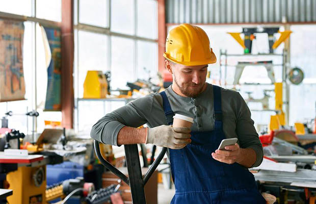 Employees Wasting Time On Social Media? Here Are Three Benefits