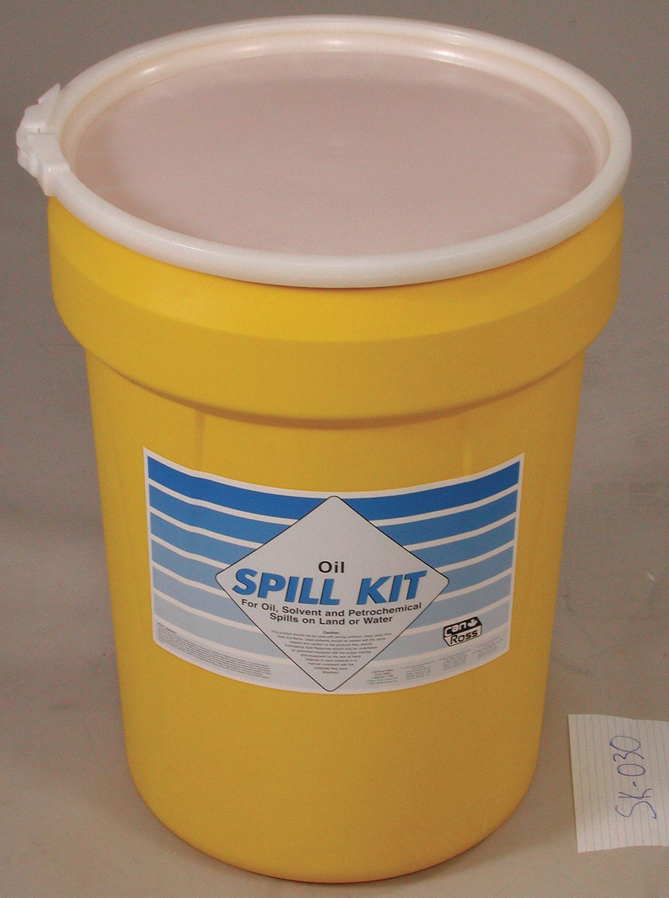 SPILL KIT, OIL ONLY, 90 LITRE CAPACITY, 30 GALLON DRUM