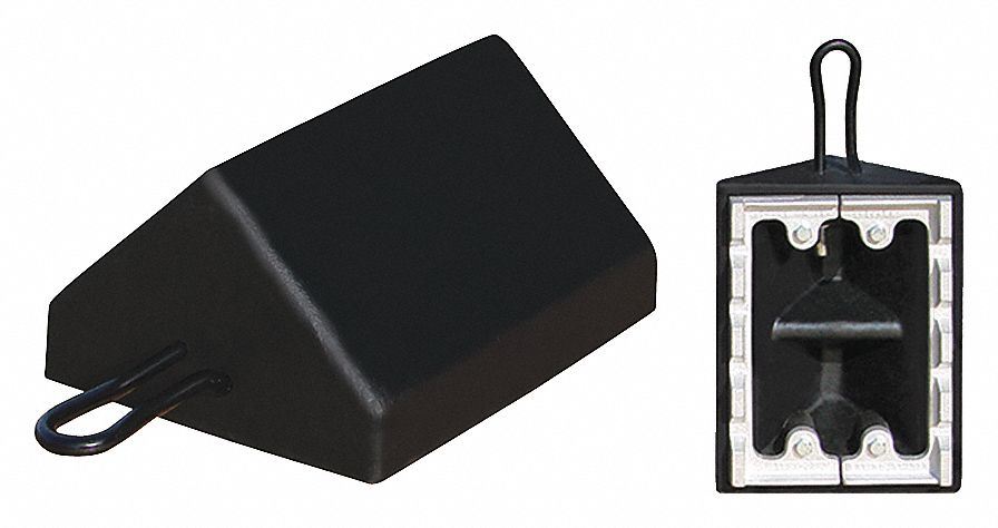 WHEEL CHOCK, W/ ICE CLEAT, BLACK, 8 X 5 1/2 X 10 IN, RUBBER