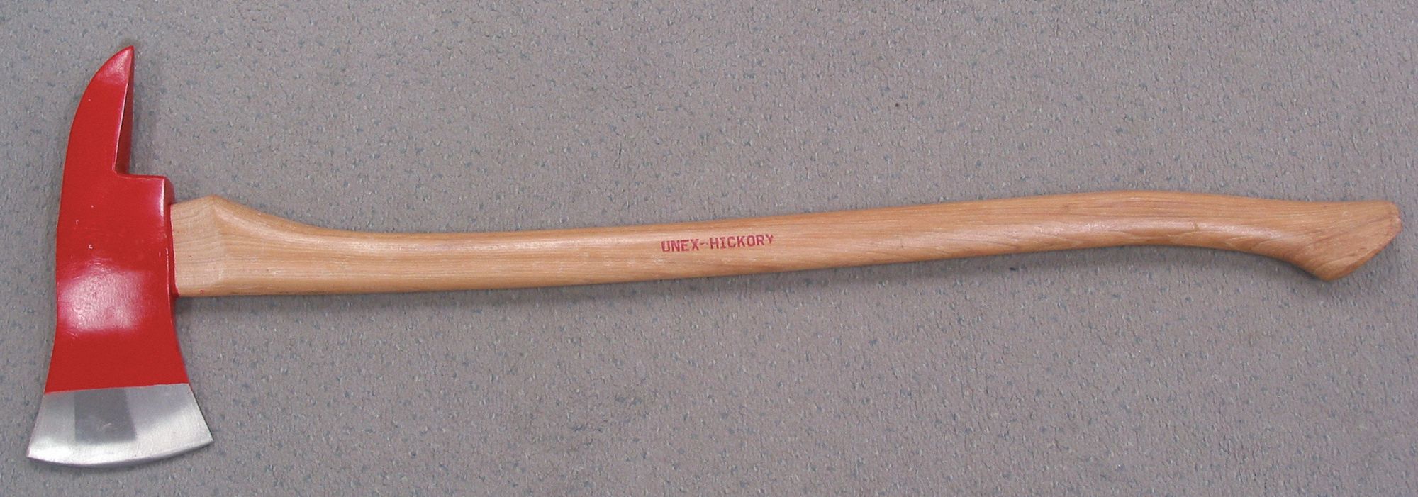 HACHE À FEU A/ POINTE, HTE QUALITÉ, TÊTE DE 6 LB, MANCHE DE 36 PO, ACIER/HICKORY