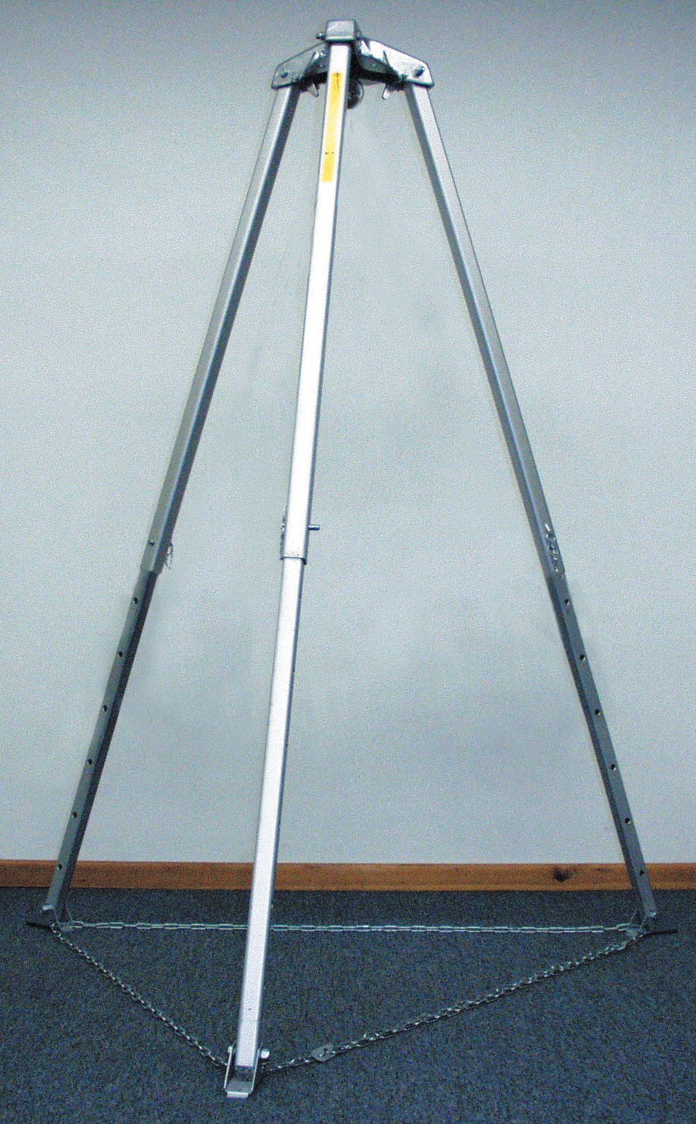 TRIPOD ALUMINUM ADJ 46IN-83IN