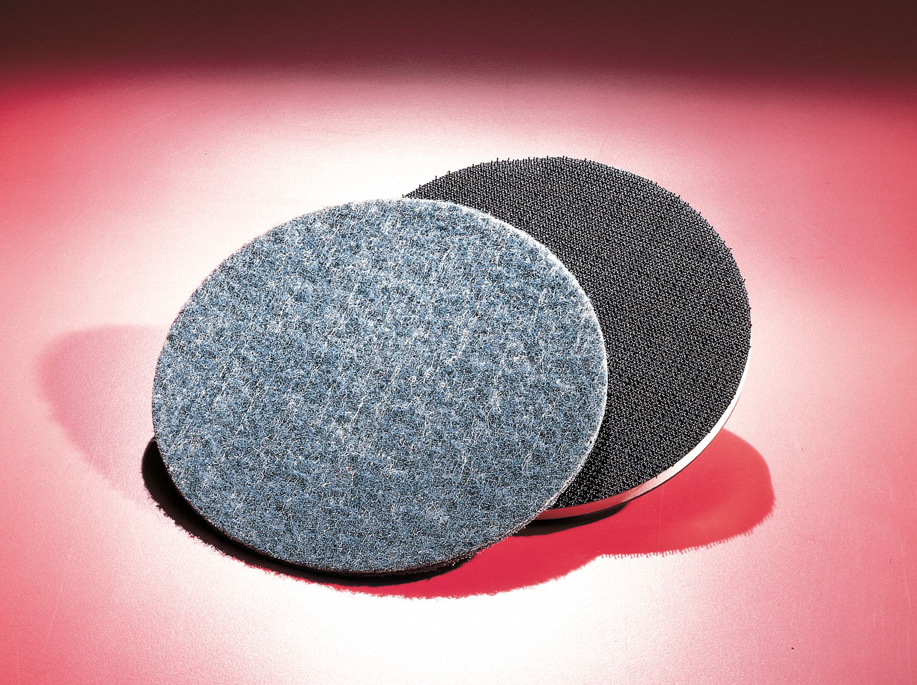 HOOK-AND-LOOP SURFACE CONDITIONING DISC, 4½ IN DIAMETER, ALUMINUM OXIDE, MEDIUM