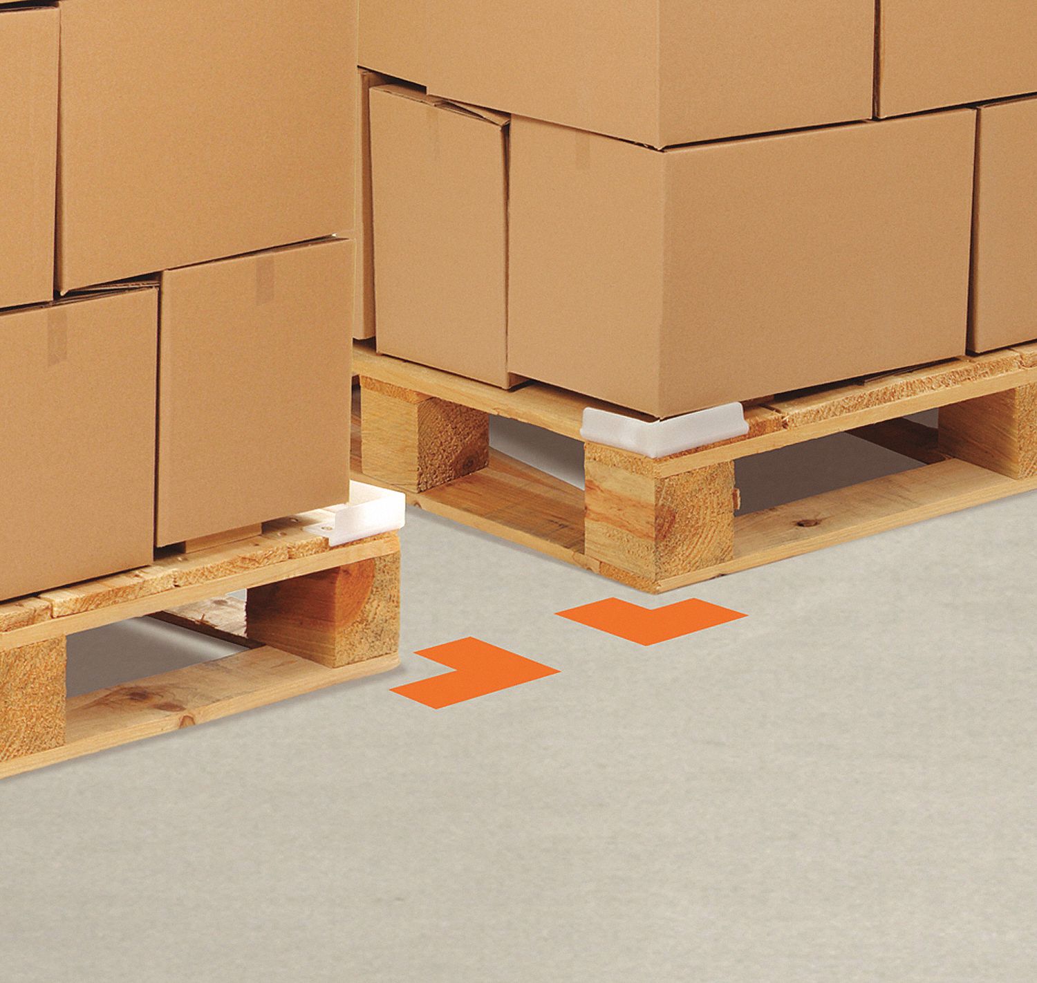 RUBAN,MARQUAGE DE PLANCHER EN ANGLE DROIT,MOTIF FIXE,OR,6 X 6 X 3 PO,100/BOITE