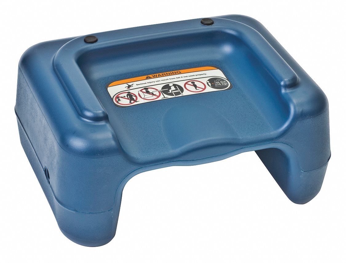 12Y437 - Blue Booster Seat