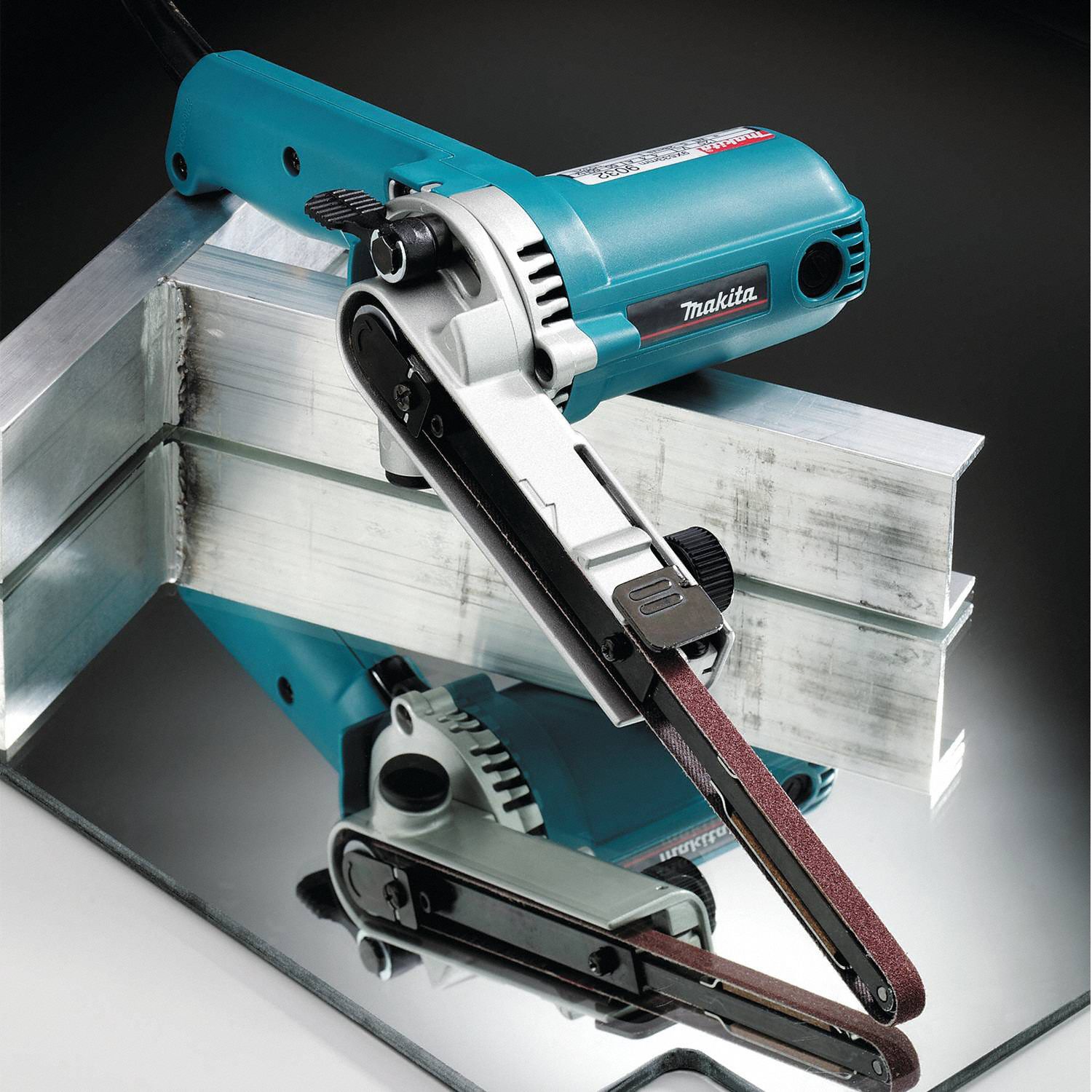 MAKITA Belt Sander 3/8 in x 21 in Belt Size, 980 to 5,600, 4.4 A Amps