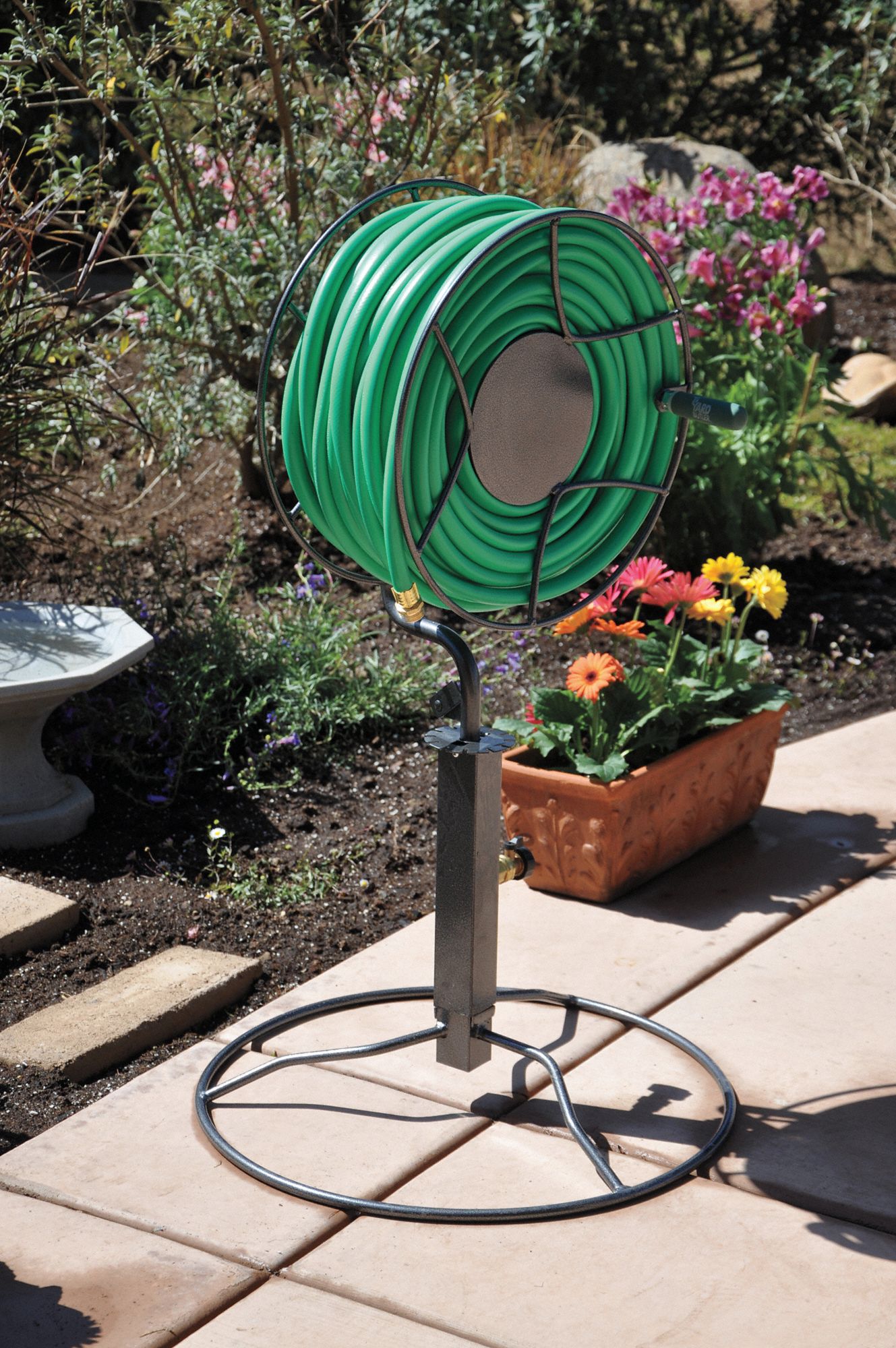 yard-butler-garden-hose-reel-garden-hoses-hose-capacity-200-ft-5-8