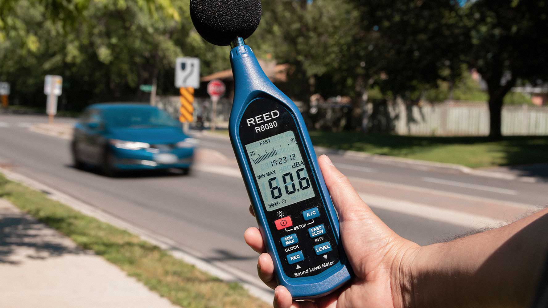 REED INSTRUMENTS Sound Level Meter 30 to 130 dB, 20 Hz to 8 kHz, A and