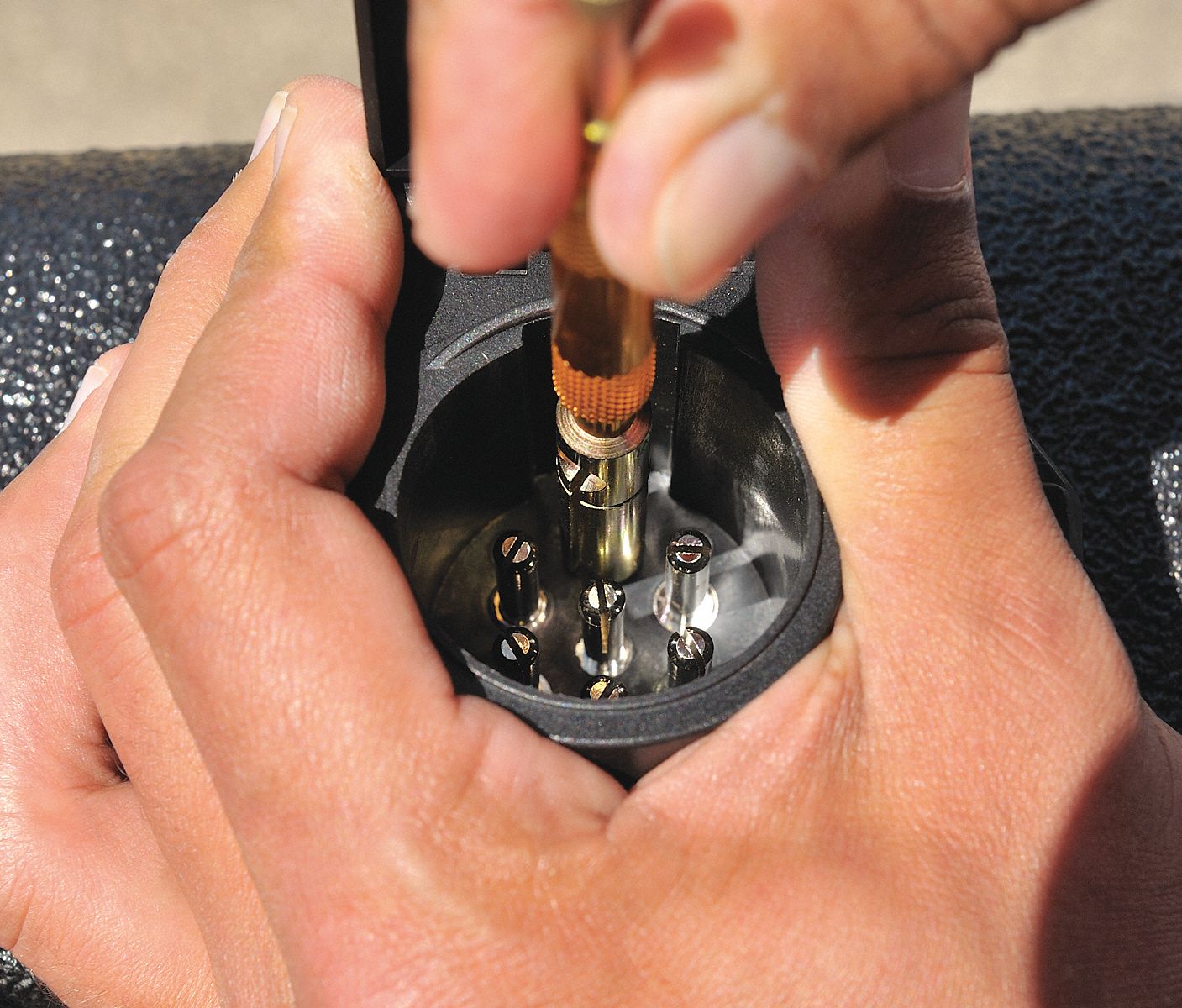 IPA 7 Round Pin Connector Cleaners, PR 18M4778024 Grainger