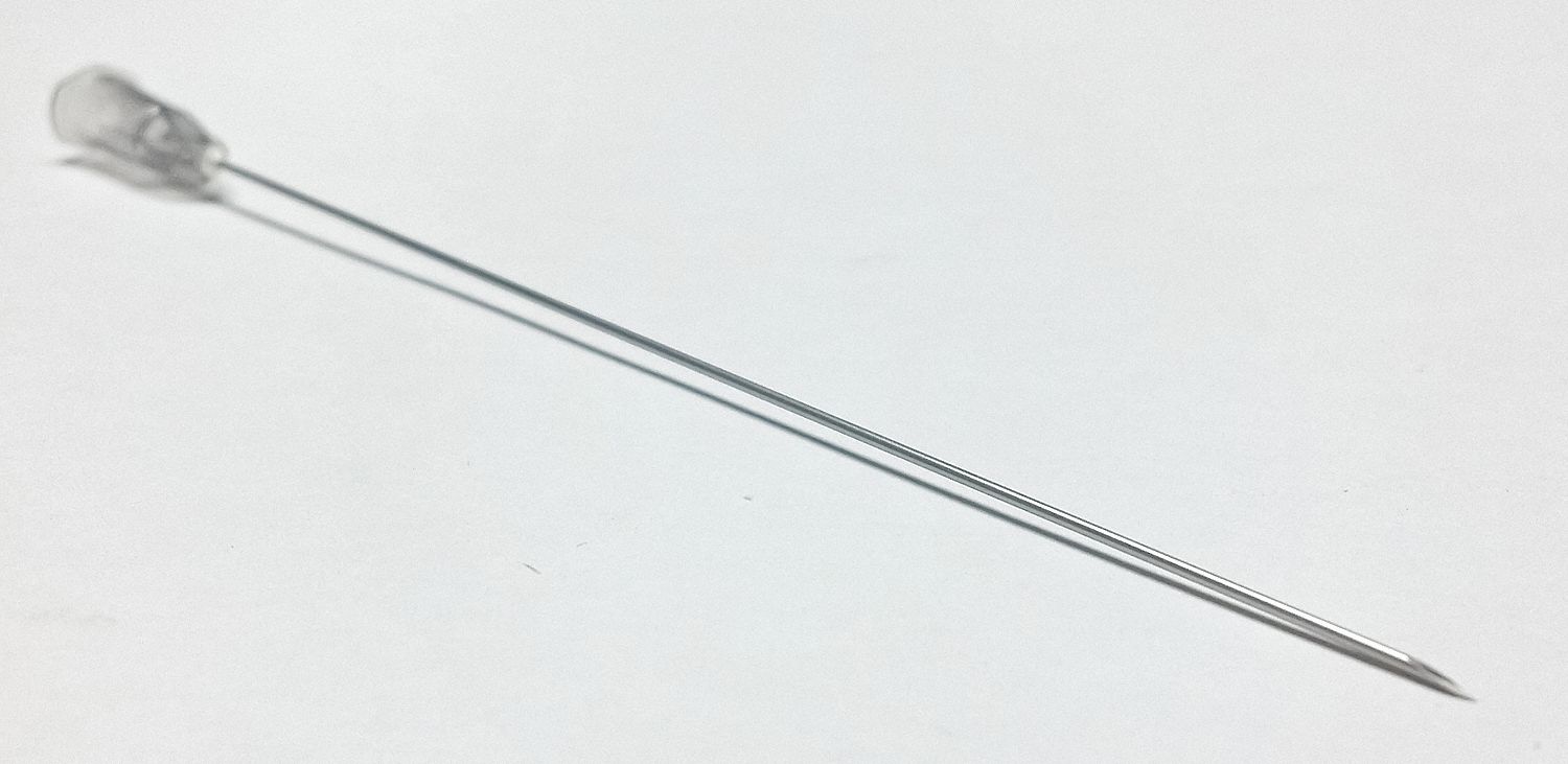 Sharp, Tri-Bevel Needle: 22 Gauge, SS Cannula/Plastic Hub, 100 PK