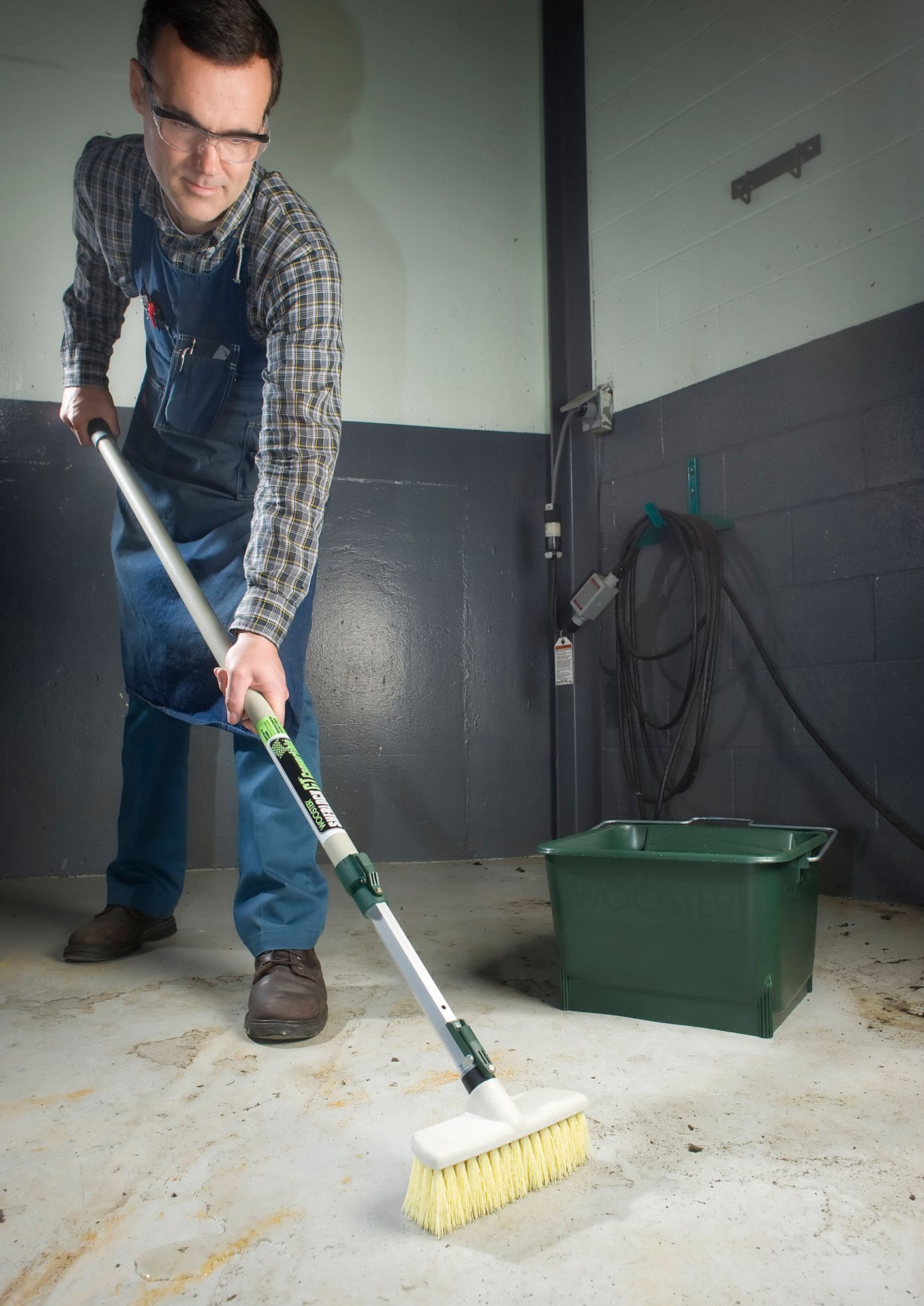 WOOSTER Painting Adjustable Extension Pole, 4 to 8 ft Length 1EKL2