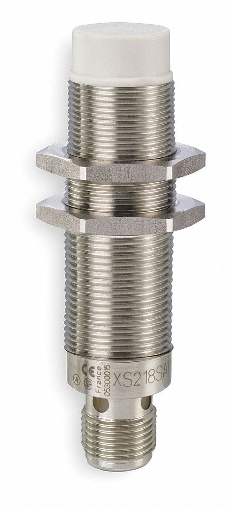 Inductive Cylindrical Proximity Sensor: Built-in Connector, Unshielded, PNP