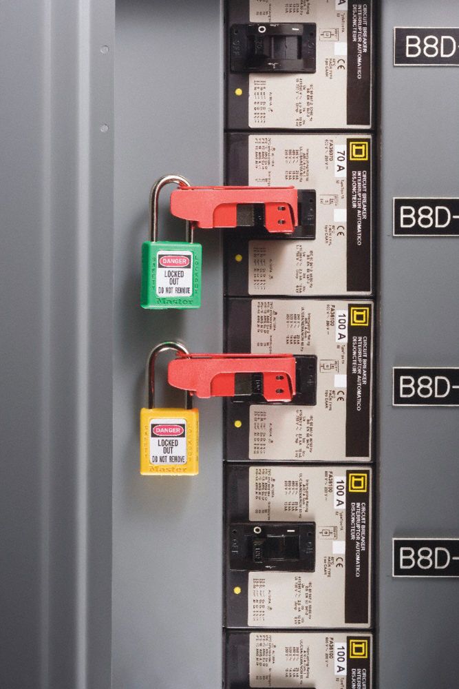 MASTER LOCK Single Pole Breaker Lockout 120/277 Circuit Breaker Volt