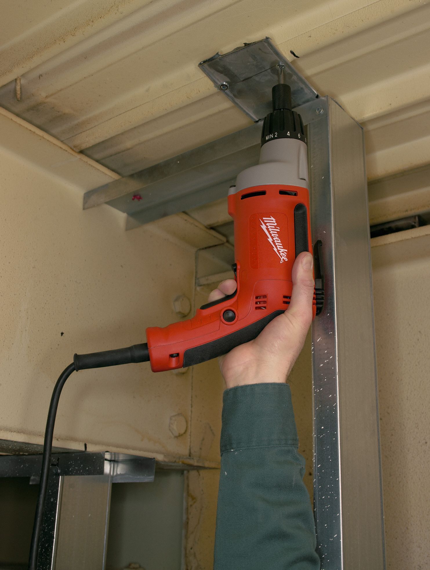 MILWAUKEE Screw Gun, Corded, 0 ftlb to 140 inlb, 2,500 RPM 1XEL7