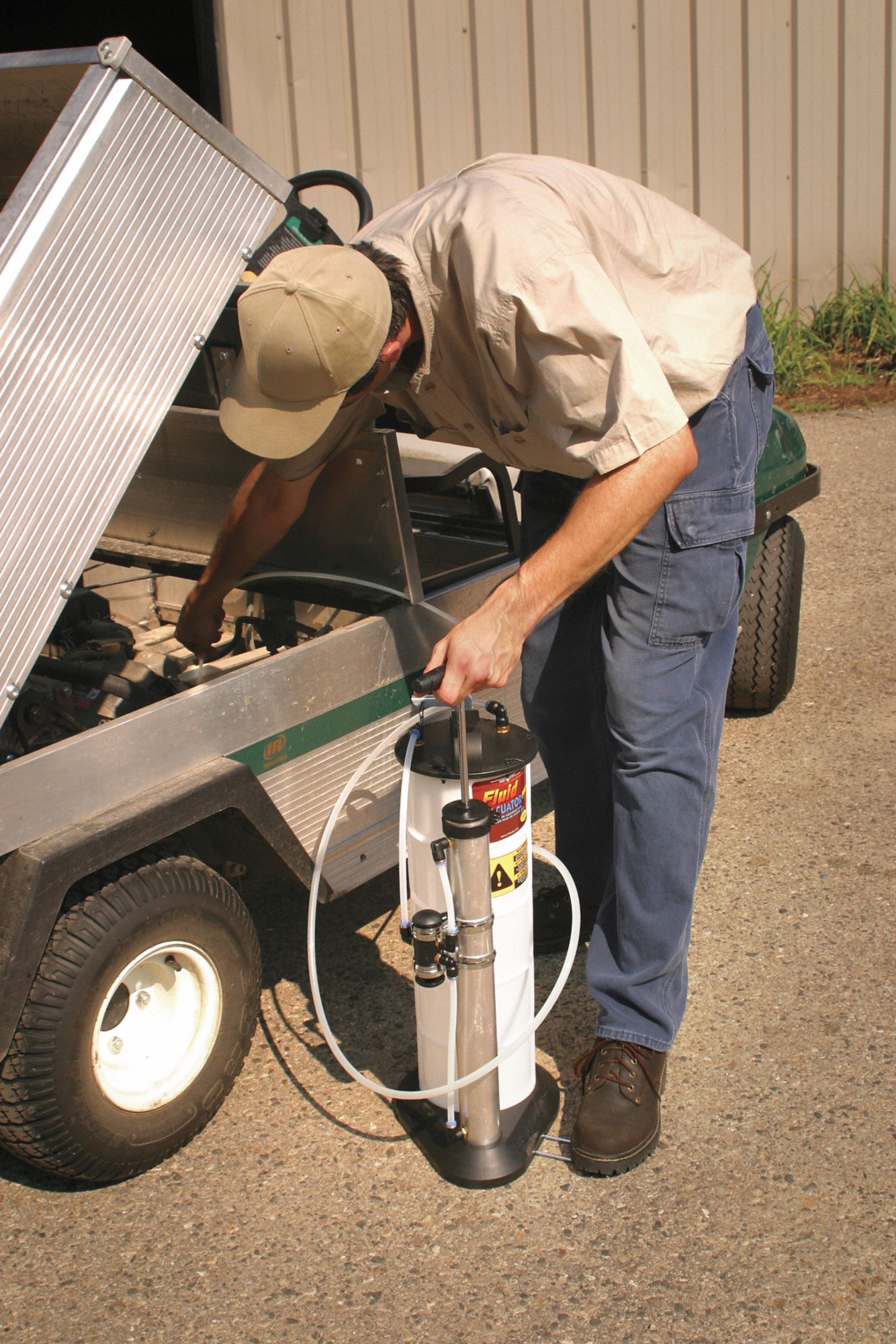 MITYVAC Fluid Evacuator/Dispenser Manual, 2.3 gal Reservoir Capacity