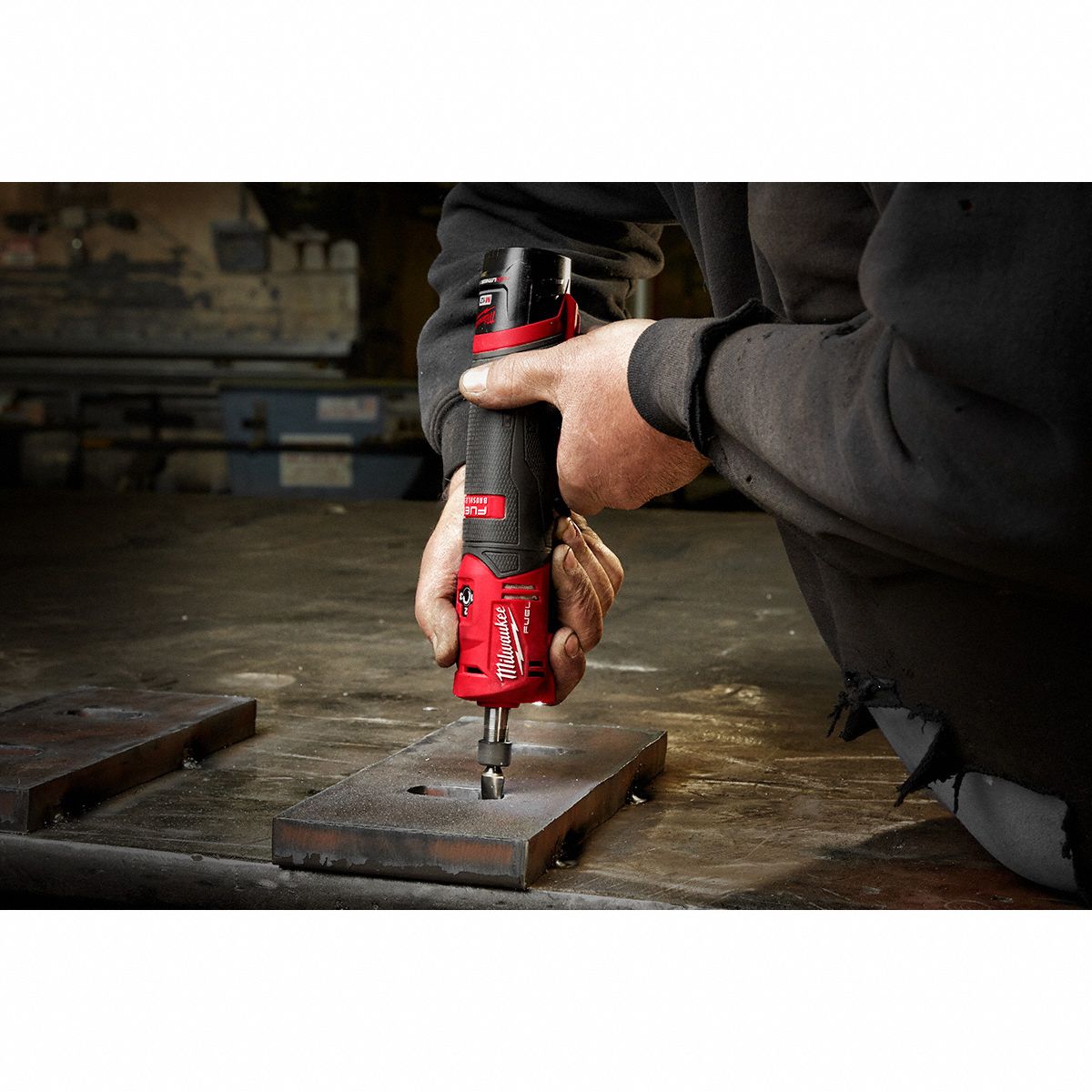 MILWAUKEE Cordless, Oscillating Tool Kit, 3.2 ° Oscillation Angle, 18V
