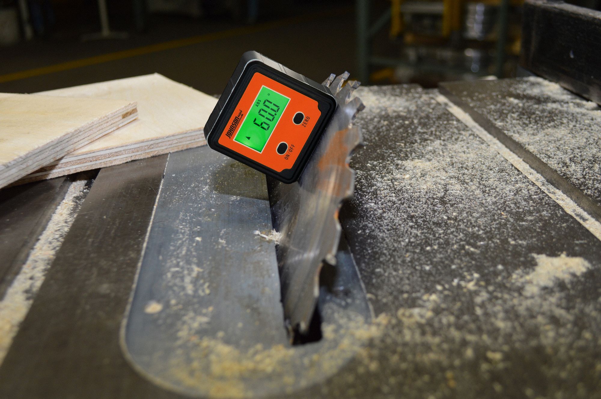 JOHNSON Digital Angle Finder, 2 Button 21XK3018860000