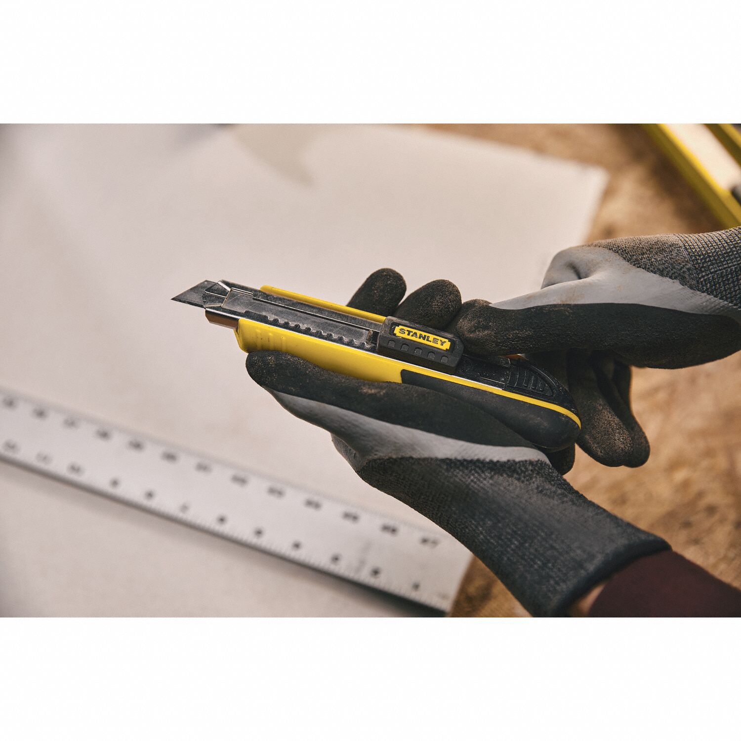 STANLEY Snap-Off Utility Knife: 7 in Overall Lg, Rubberized, 8 Segments ...