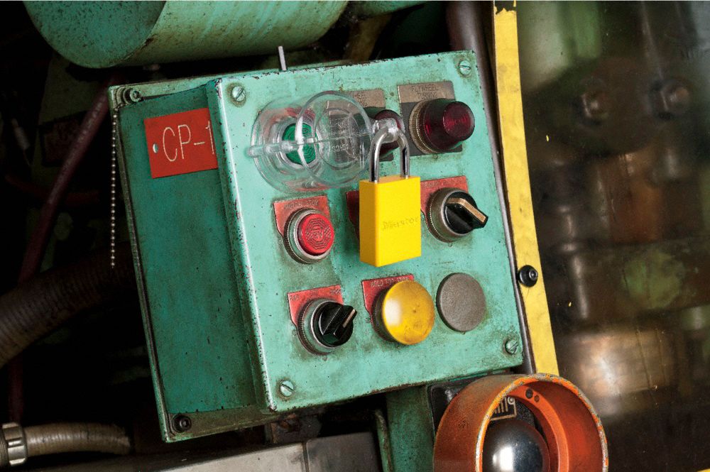 MASTER LOCK Push Button Lockout, Fits Button Dia. 22.5 mm, 30.5 mm