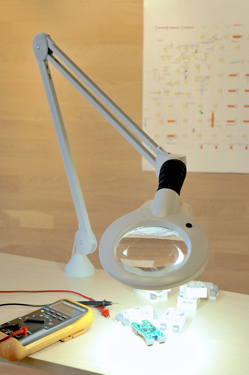 VISIONLUXO Round Magnifier Light, LED, 45 in Arm Length, 1.75x, 900 lm