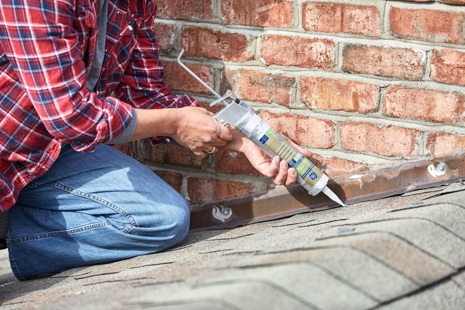 GE Clear Gutter and Flashing Sealant, Silicone, 10.1 oz Cartridge