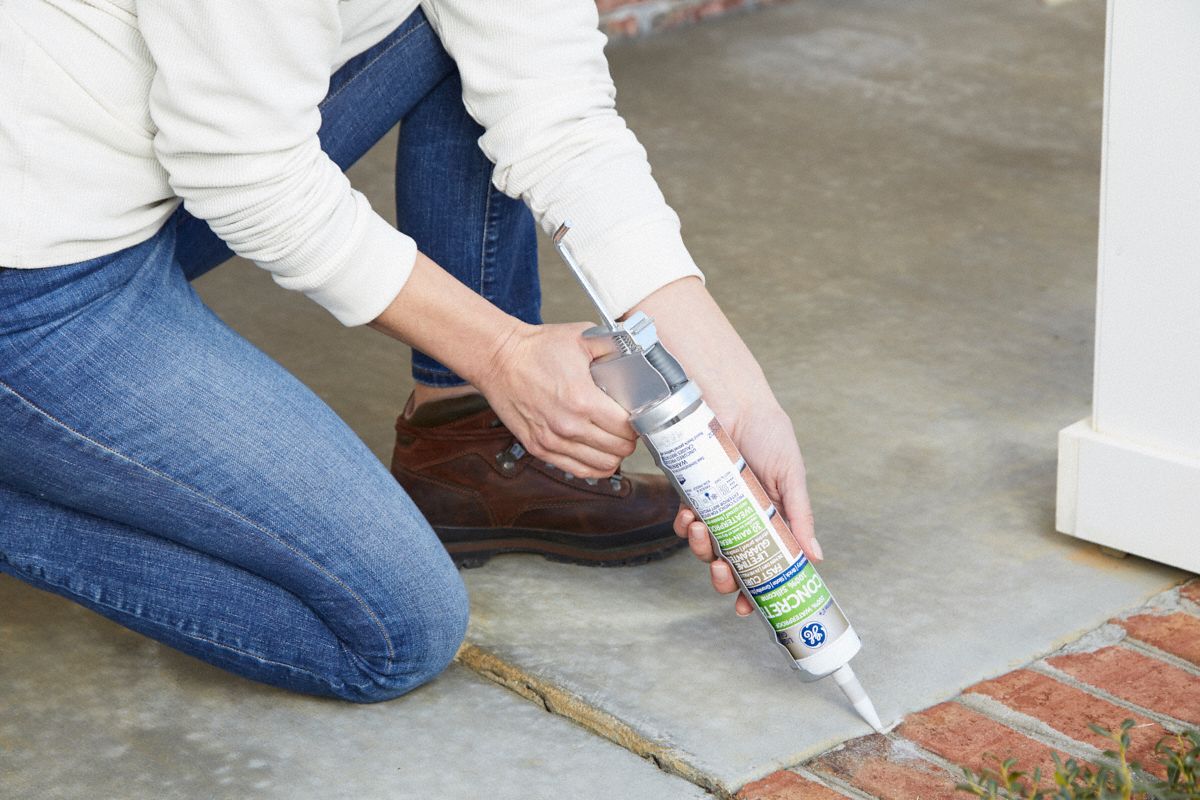 GE Light Gray Sealant, Silicone, 10.1 oz Cartridge 22N772GE5020