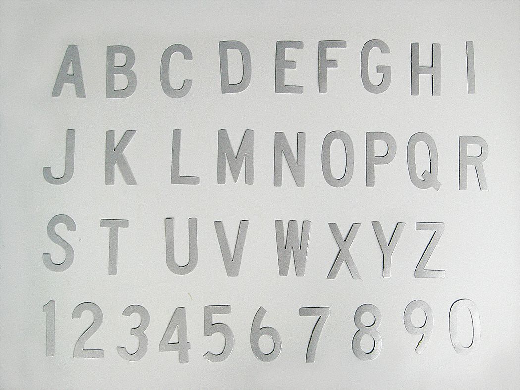 6In SelfAdhesive DieCut Refl. LetterSet