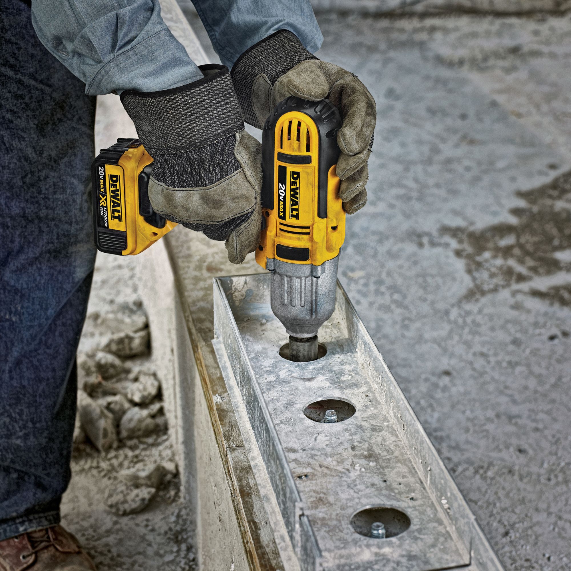 DEWALT Cordless, Impact Wrench, 20V DC, 400 ftlb Breakaway Torque