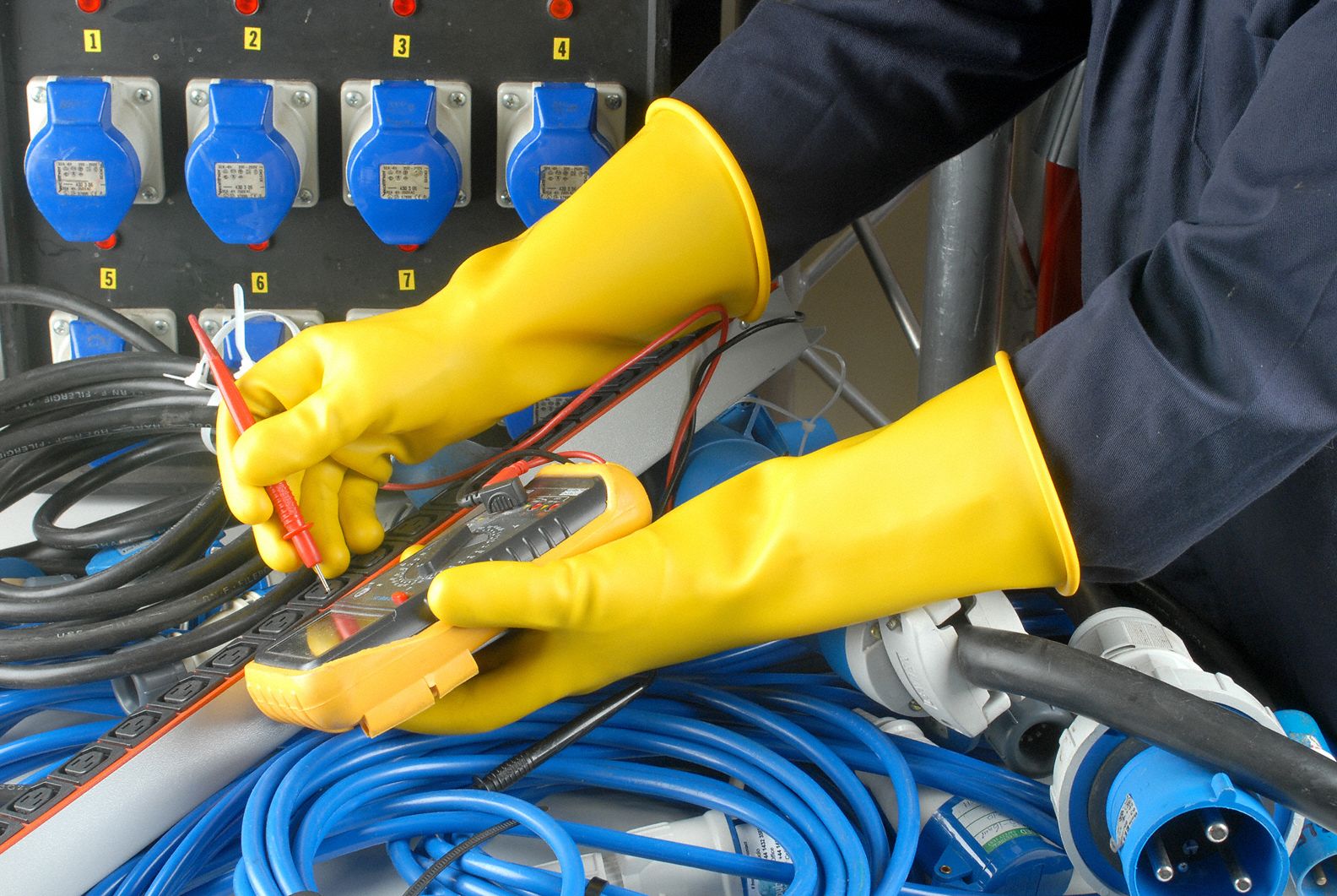 ANSELL Electrical Insulating Gloves, Voltage Class Class 00, Yellow