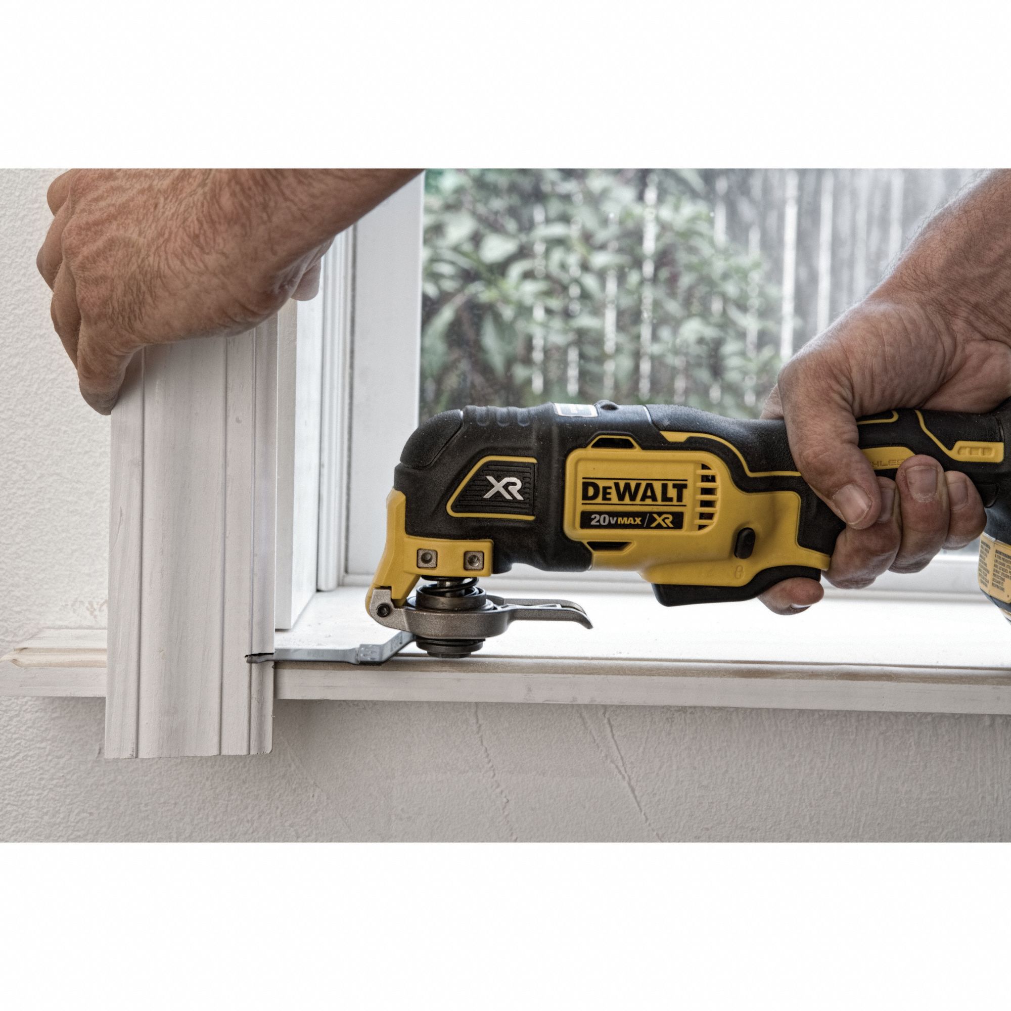 DEWALT Cordless, Oscillating MultiTool Kit, 1.6 ° Oscillation Angle