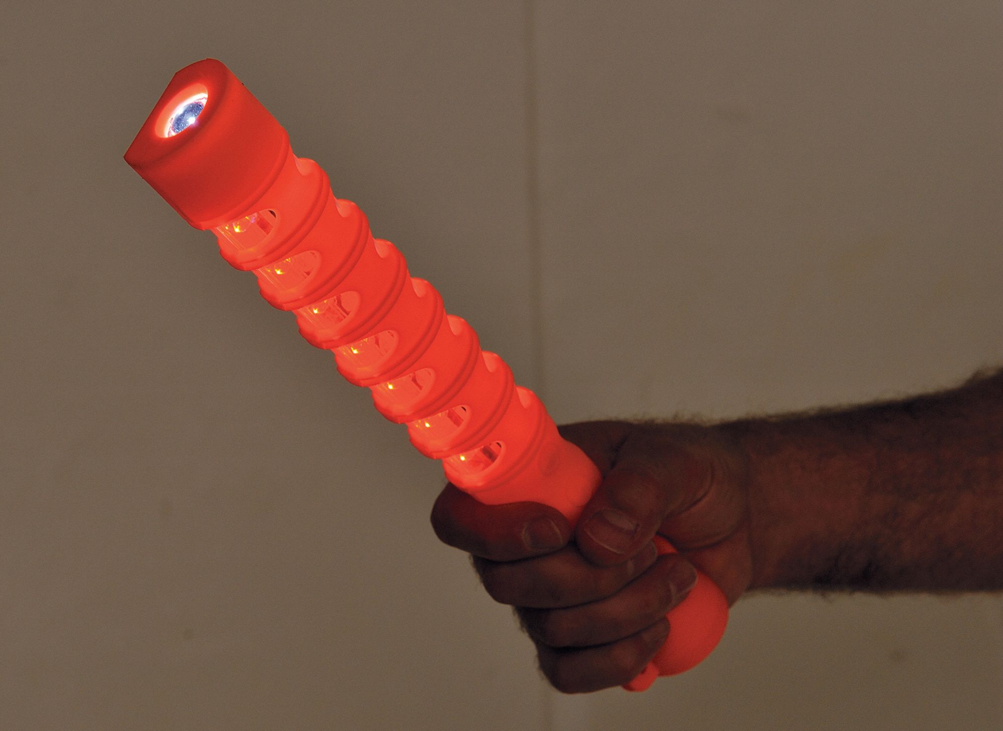 AERVOE LED Baton Road Flare Kit with 3 Flares in Charging Case Red LED