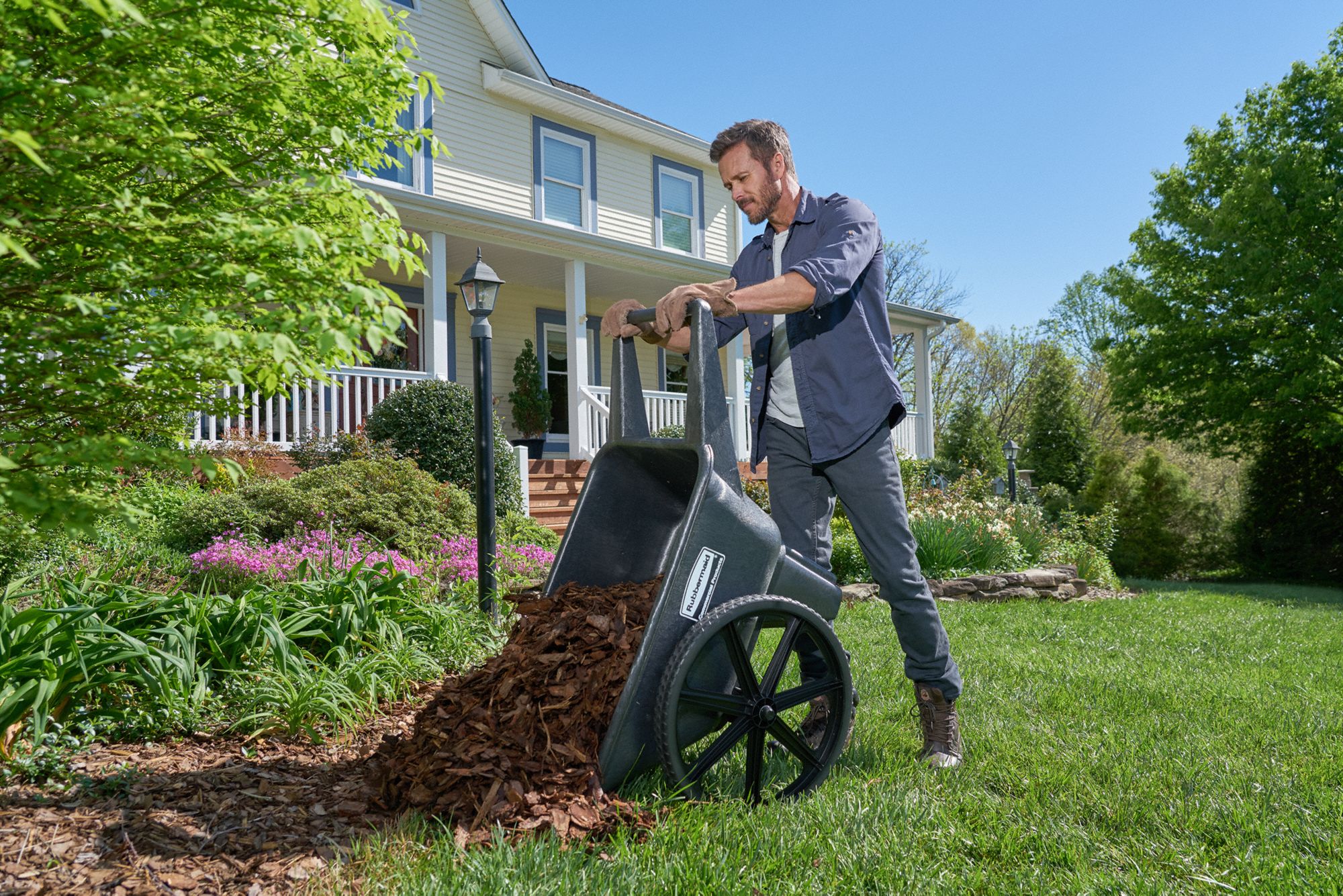 RUBBERMAID COMMERCIAL PRODUCTS Wheelbarrow 2KTD7FG565461BLA Grainger