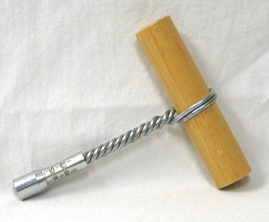 T-HANDLE, 1/4 IN NPS, 7 IN OVERALL LENGTH, ⅝ IN