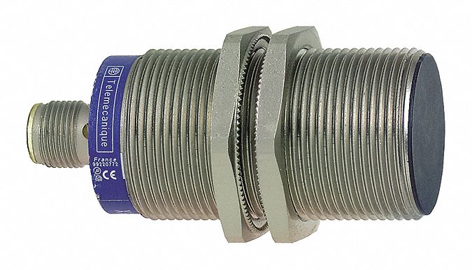 Inductive Cylindrical Proximity Sensor: Built-in Connector, Shielded, 3 Wires