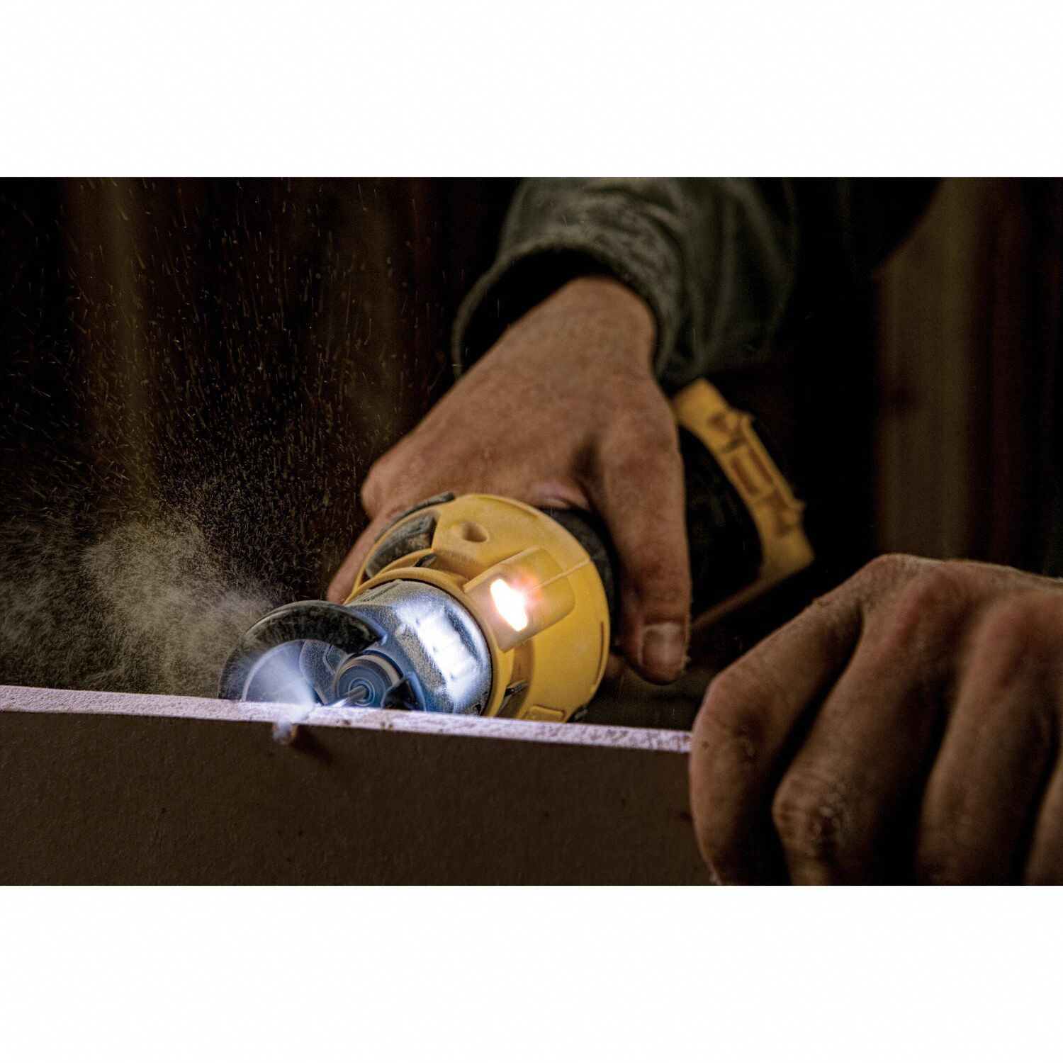 DEWALT CutOut Tool 26,000 RPM Max. Speed, 1/8 in_1/4 in Collet Size