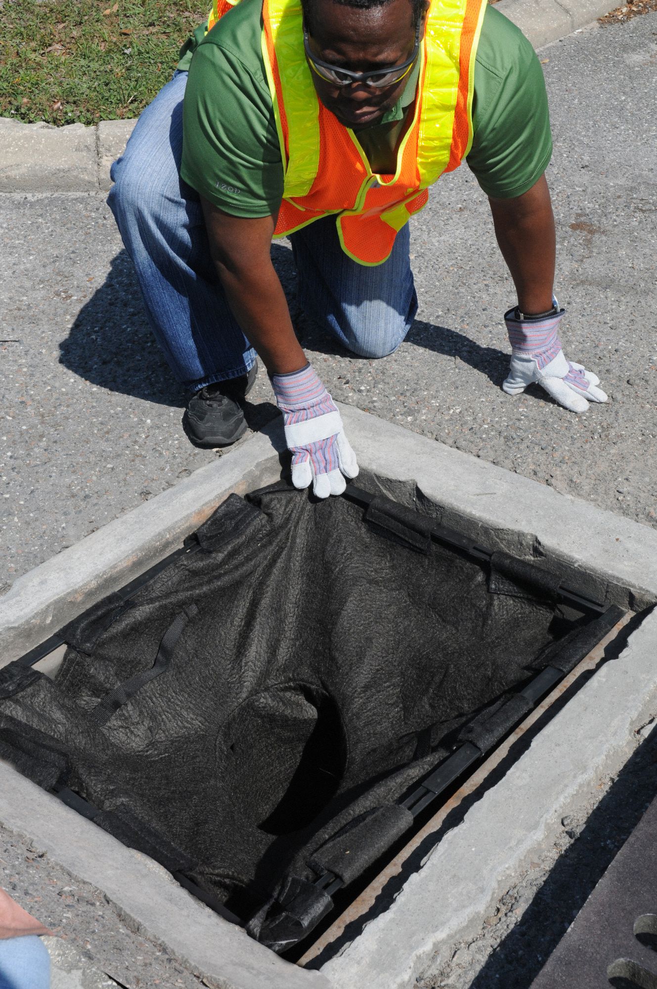 ULTRATECH Adjustable Frame Drain Guard 26 in L x 32 in W x 18 in H