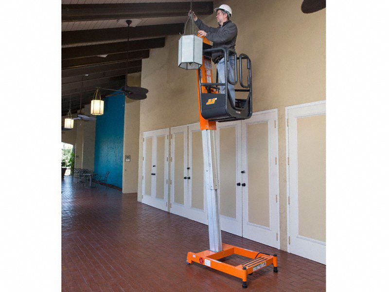 JLG Personnel Lift 34AZ73FT70 Grainger