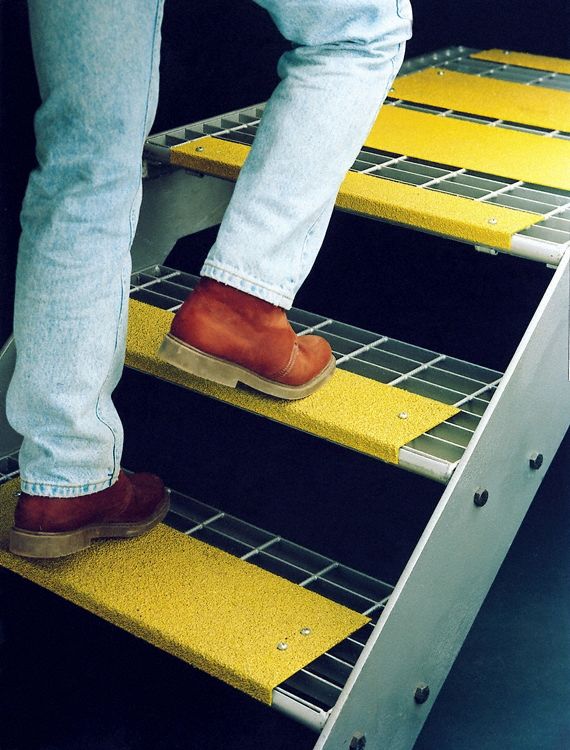 VIGIL ANTISLIP Safety Yellow, Steel Base with Silicon Carbide AntiSlip