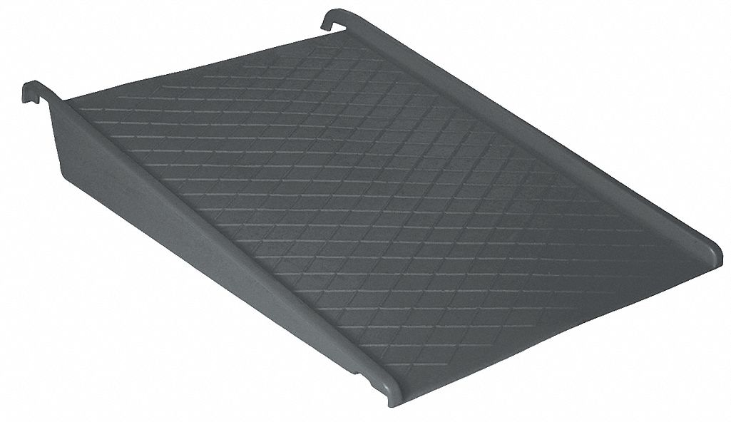 35U086 - Spill Containment Ramp w/o Drain PE Blk