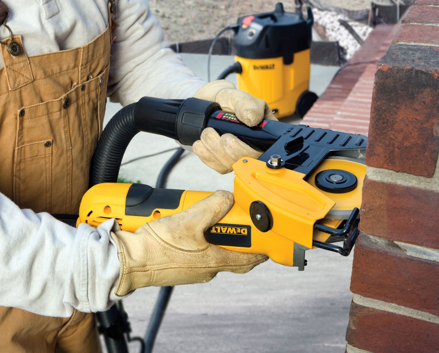 DEWALT Cutting and Tuck Pointing Dust Shroud, For Use With Tuckpointing