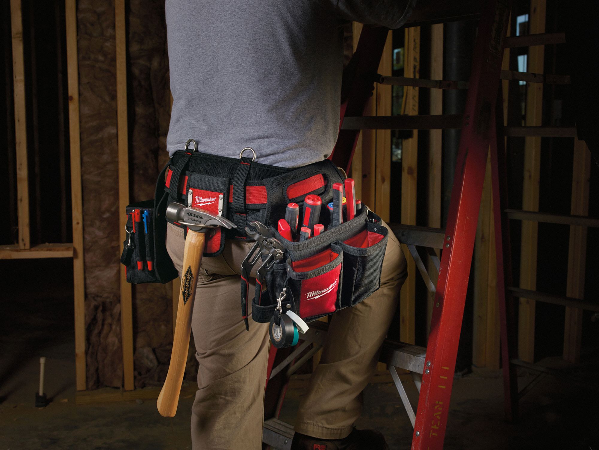 MILWAUKEE Tool Belt Nylon, Electrician, 29 Pockets, Padded, 30 in to