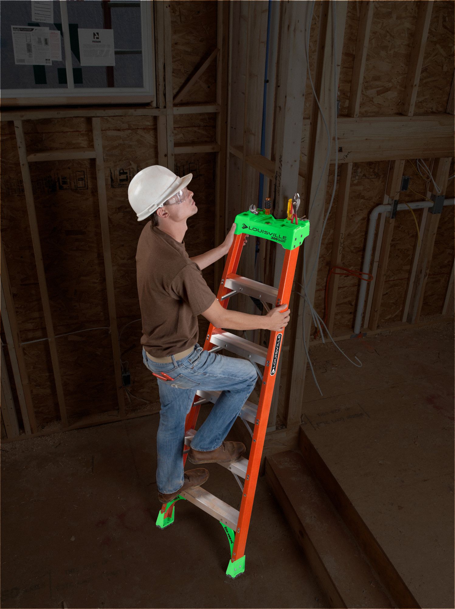 LOUISVILLE 4 ft Fiberglass Shelf Ladder, 300 lb Load Capacity, 19 3/8