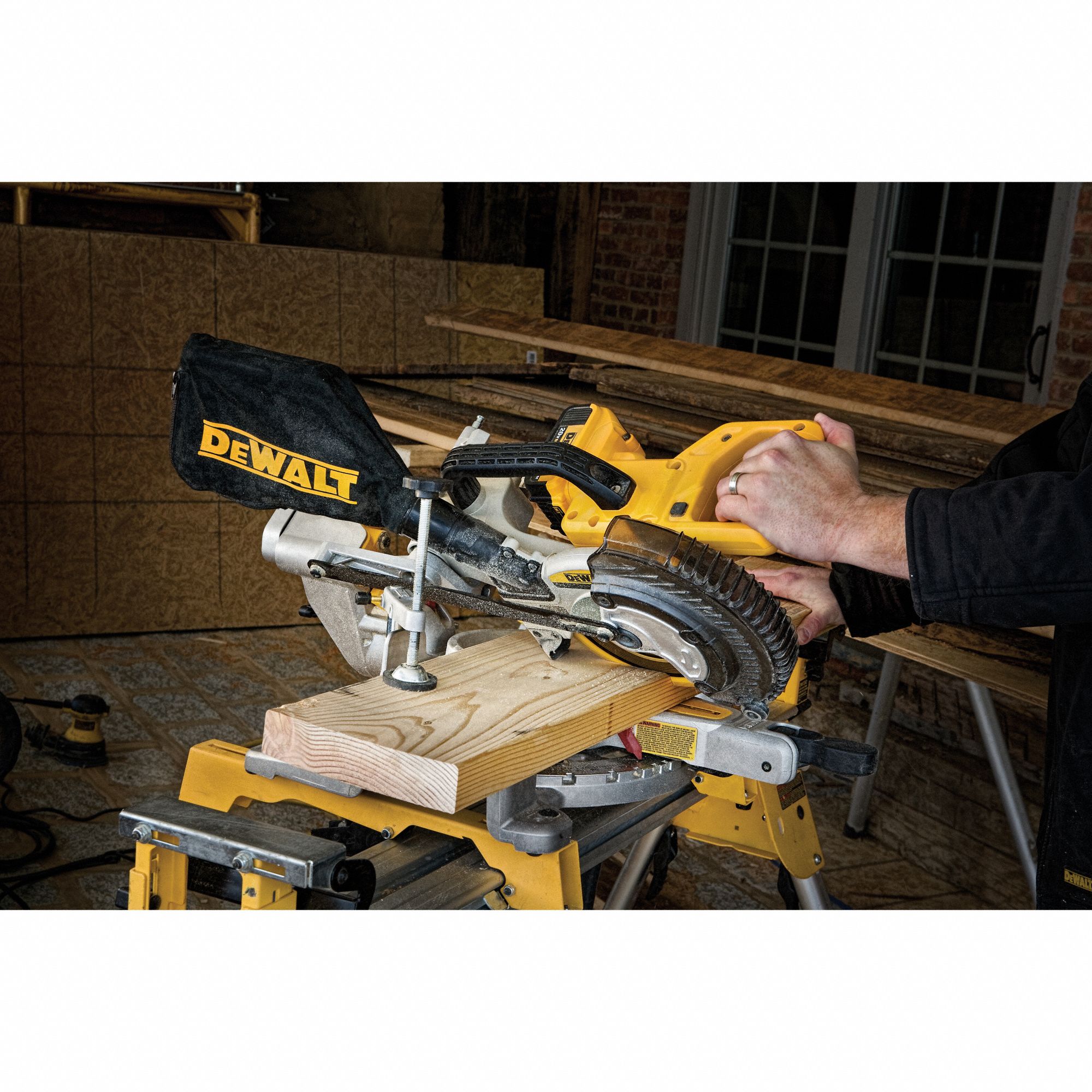 DEWALT Cordless, Miter Saw Kit, 7 1/4 in Blade Dia., Max. Blade Speed