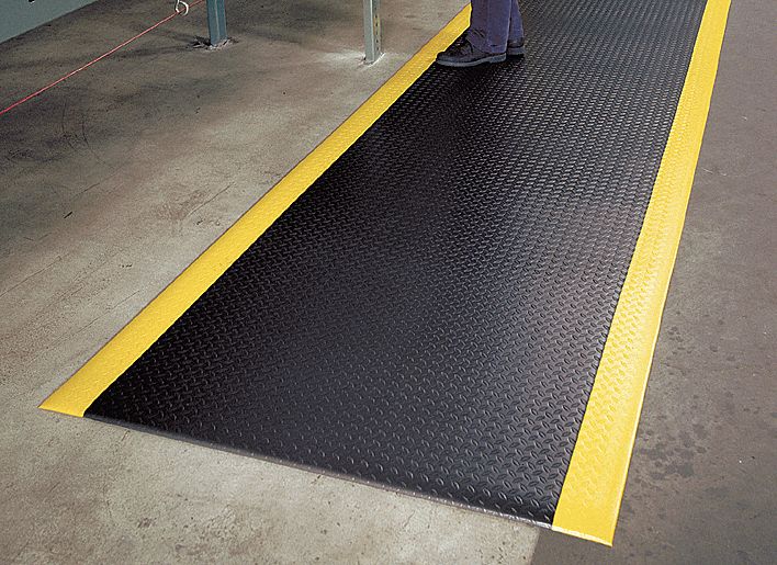 ANTIFATIGUE RUNNER, DIAMOND PLATE, 3X12 FT, ½ IN THICK, BLACK/YELLOW BORDER, PVC FOAM