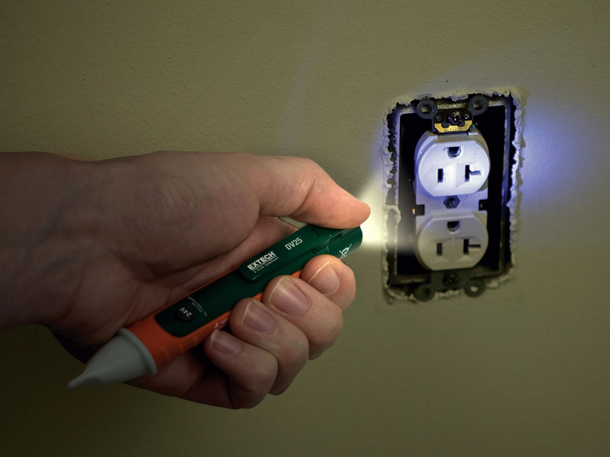 EXTECH Dual Range AC Voltage Detector: 100 to 1000V AC/24 to 1000V AC ...