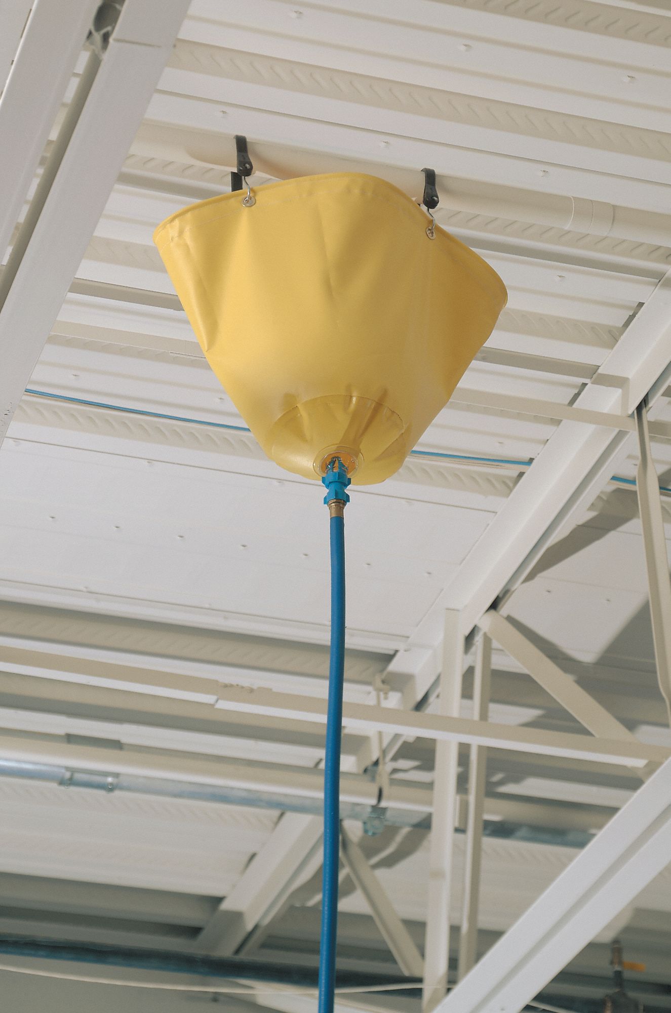 PIPE LEAK DIVERTER, 18 IN D, BUNGEE CORDS WITH HOOKS MOUNTED, VINYL