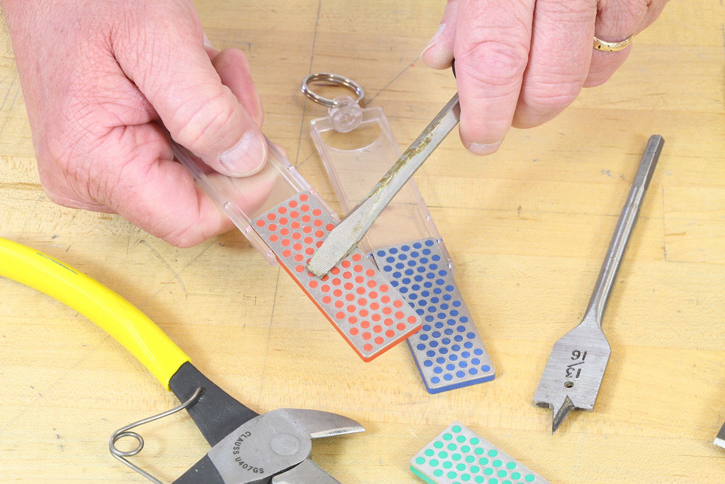 DMT Fine Grade Diamond Mini Sharpening Stone, 9 Grit 3KR90F70F