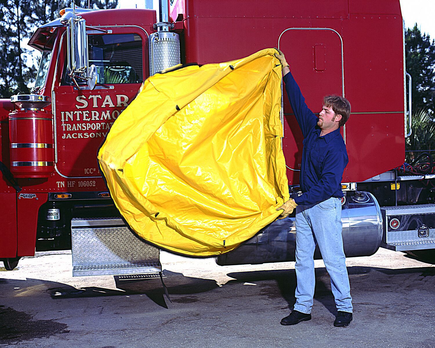 ULTRATECH Sprung Steel Containment Pool 100 gal Spill Capacity, gal